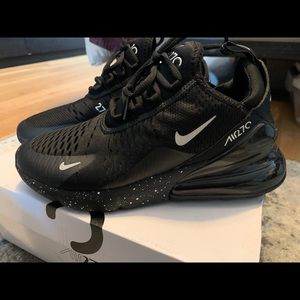 Nike AIR MAX 270 size 6.5